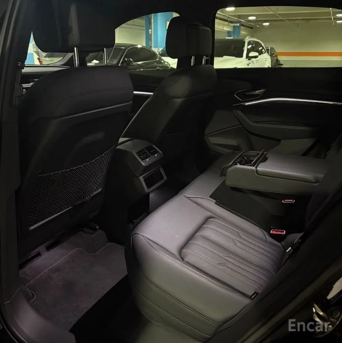 Фото 9 - Audi Q8 e-tron