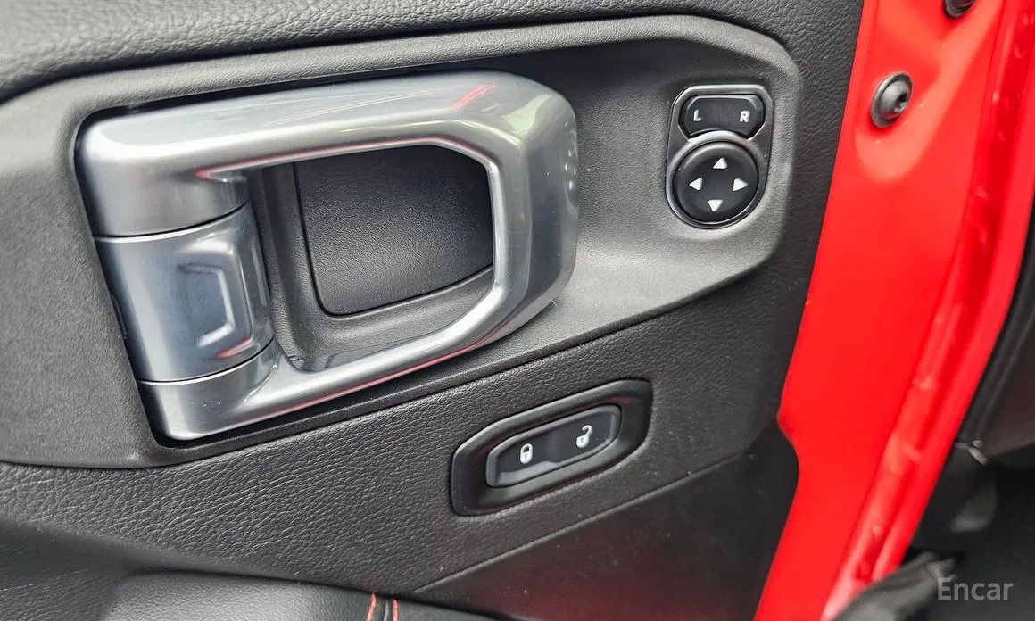 Фото 15 - Jeep Wrangler