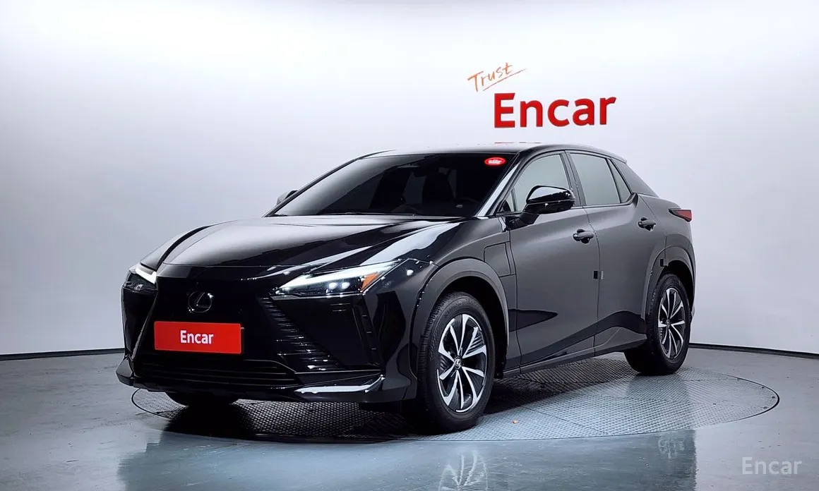 Фото 1 - Lexus RZ