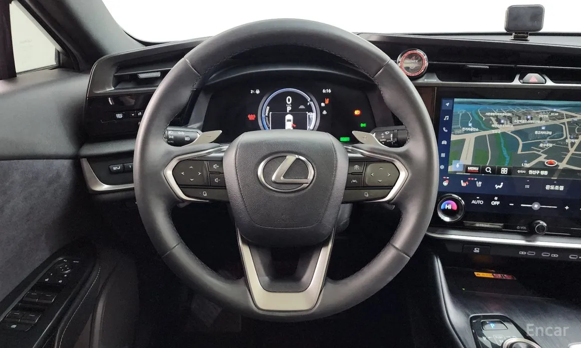 Фото 13 - Lexus RZ