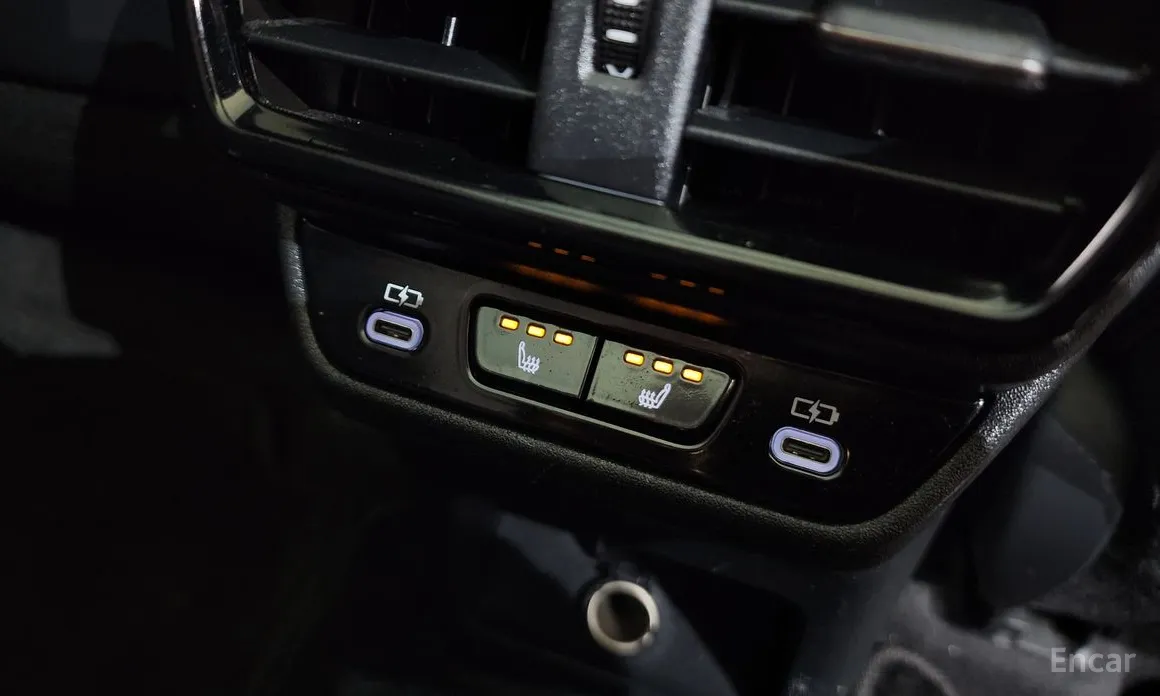 Фото 19 - Lexus RZ