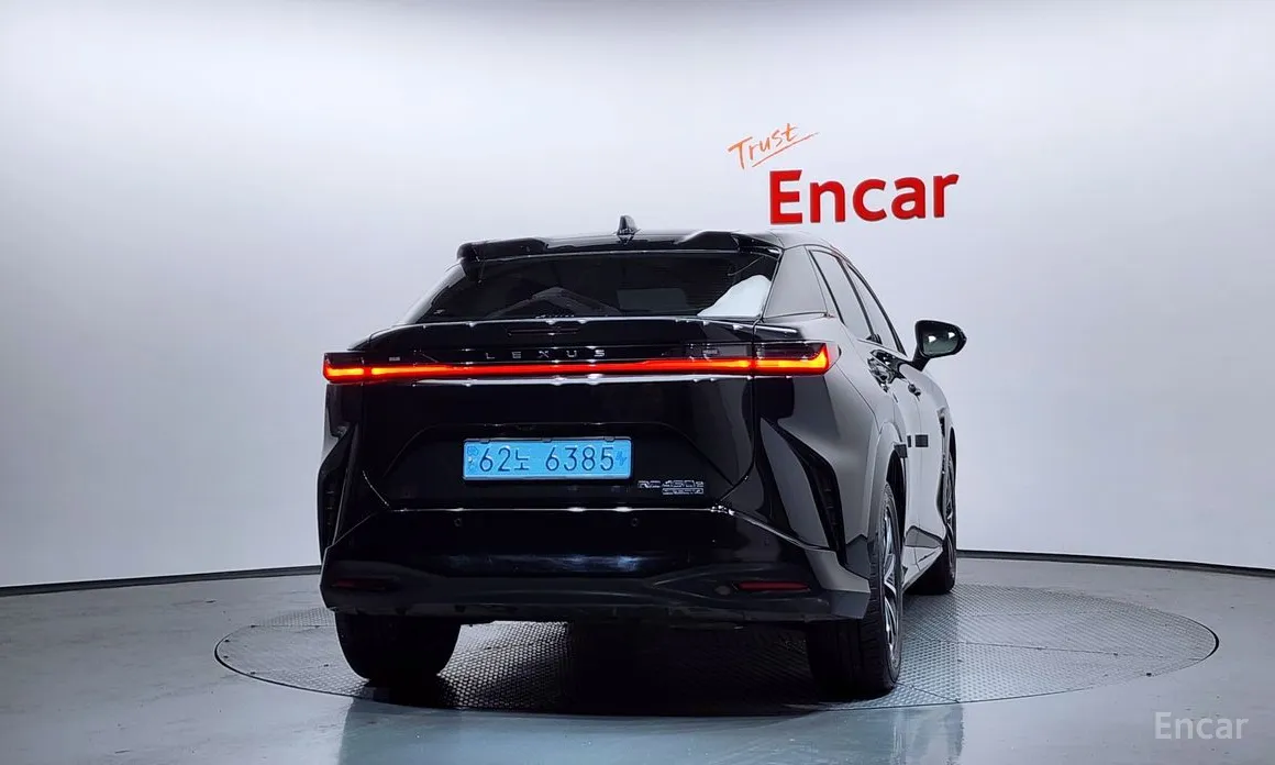 Фото 4 - Lexus RZ