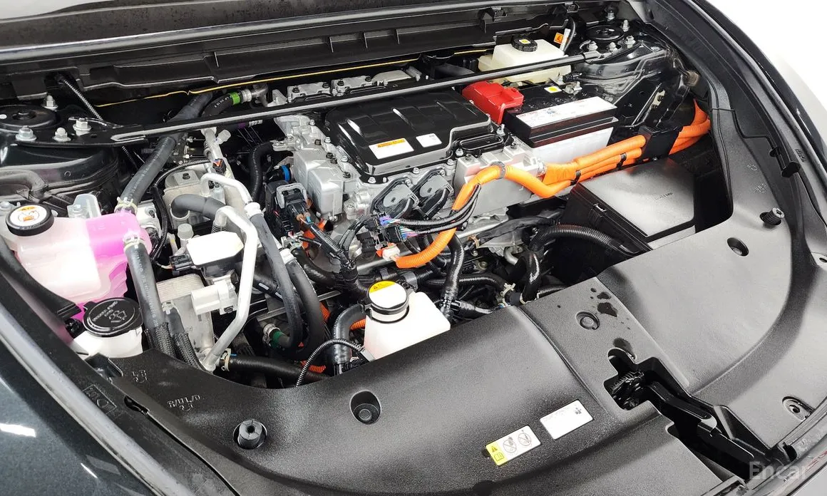 Фото 6 - Lexus RZ