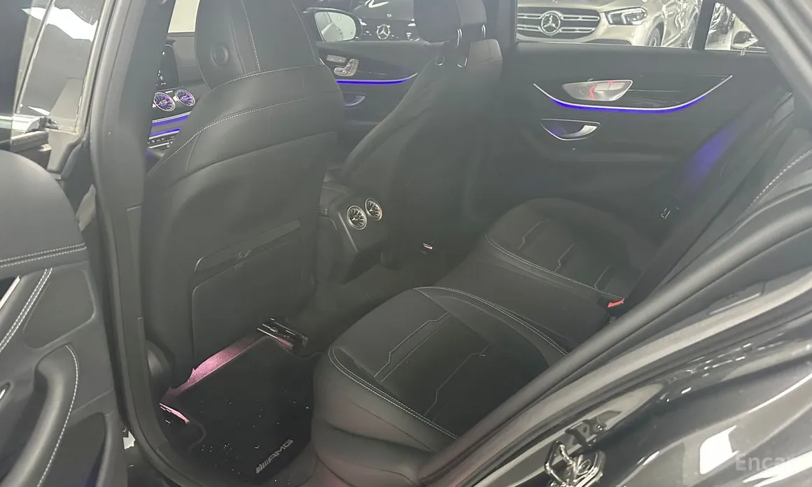 Фото 10 - Mercedes-Benz AMG GT