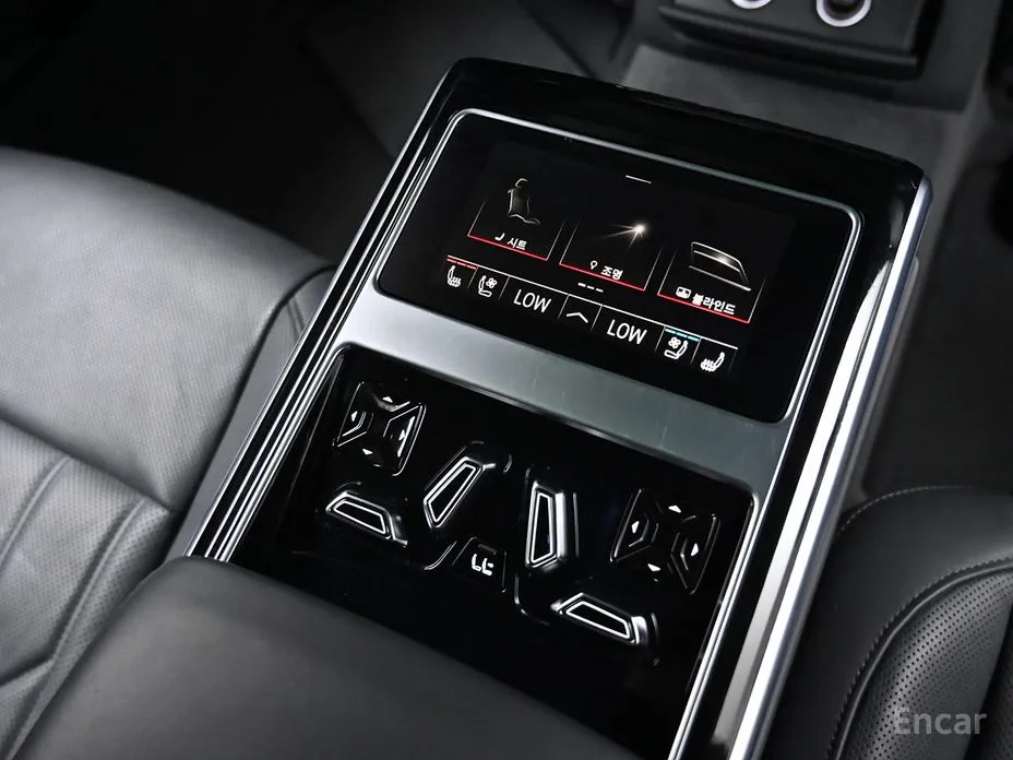 Фото 16 - Audi A8