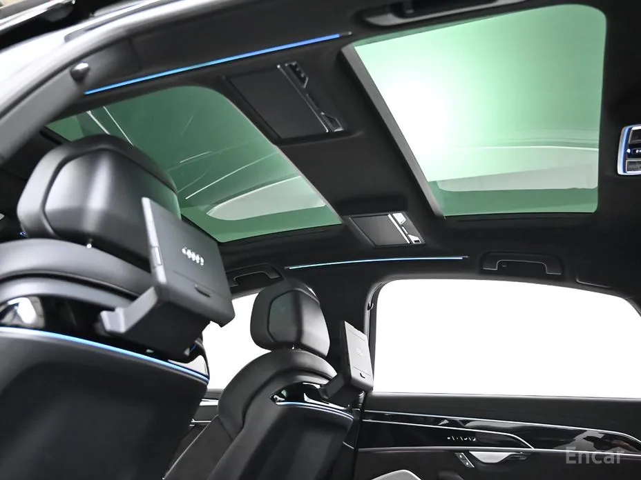 Фото 19 - Audi A8