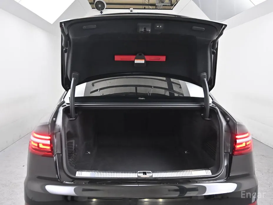 Фото 20 - Audi A8