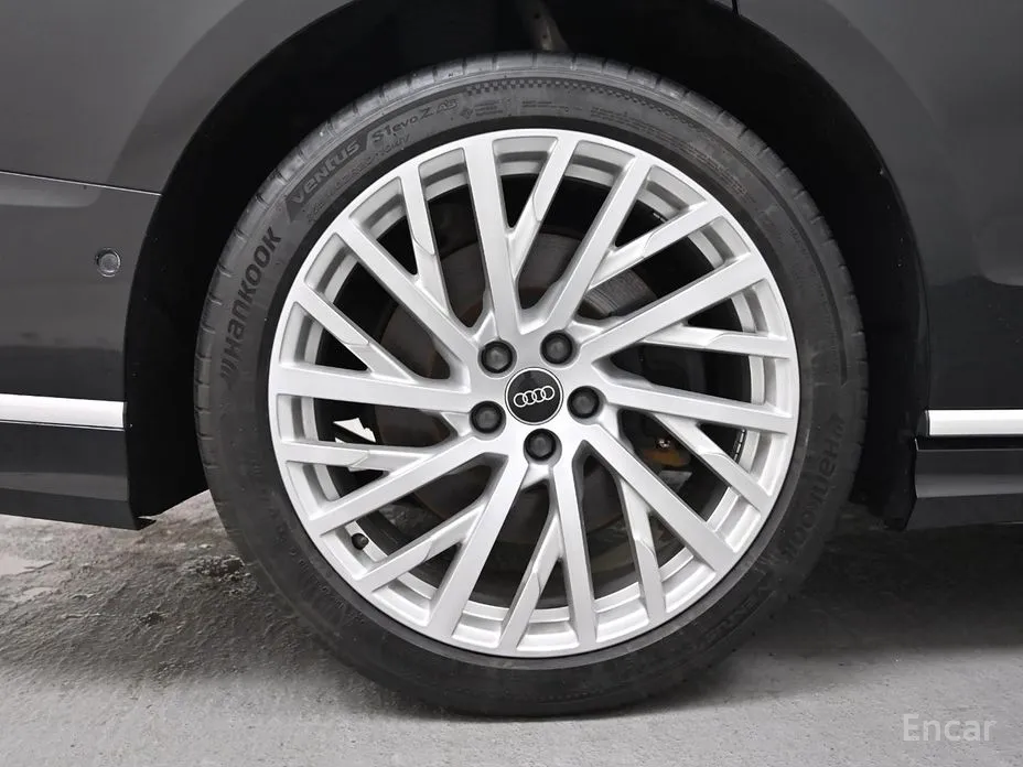 Фото 5 - Audi A8