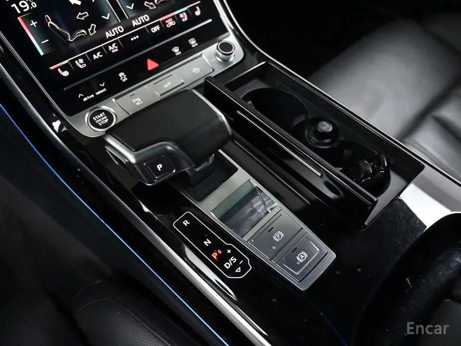 Фото 9 - Audi A8