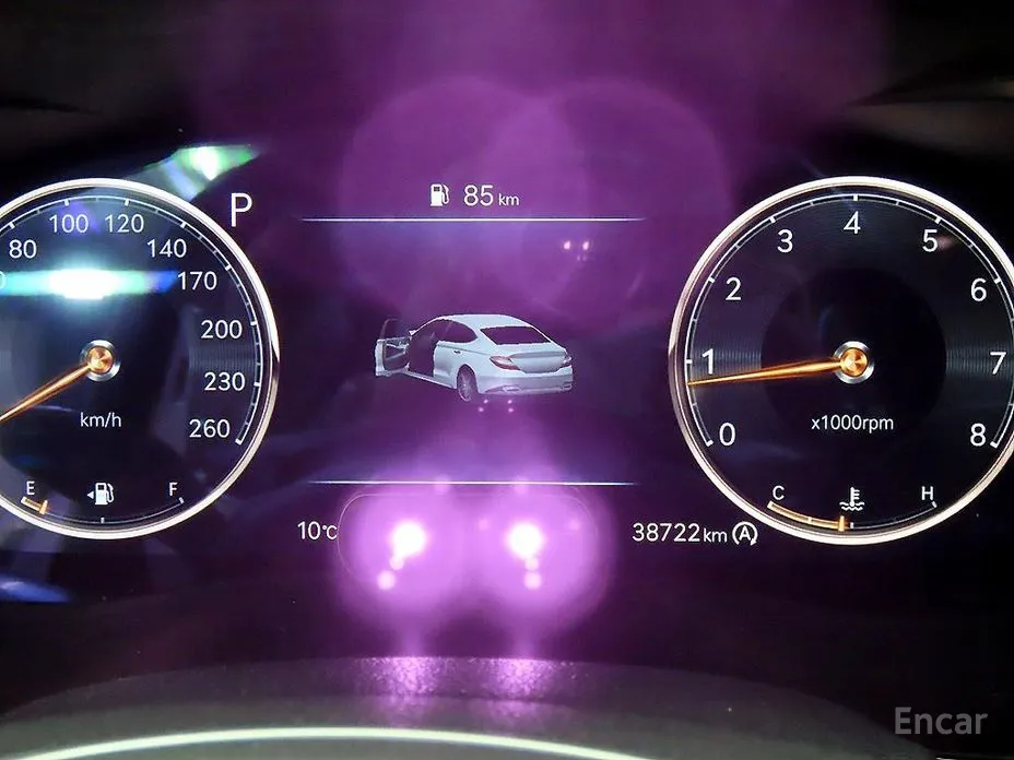 Фото 8 - Genesis G70