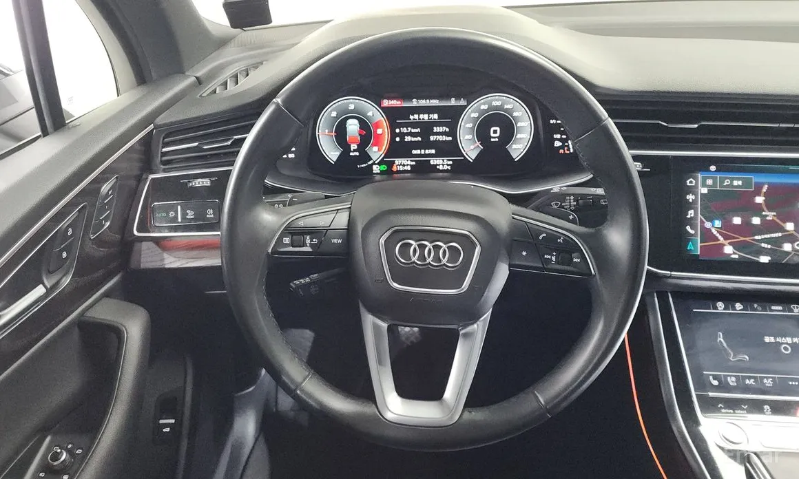 Фото 13 - Audi Q7