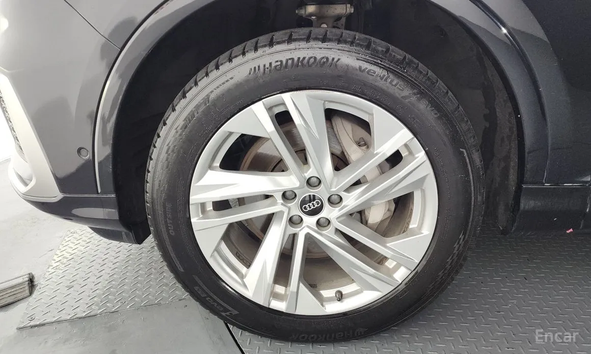 Фото 5 - Audi Q7