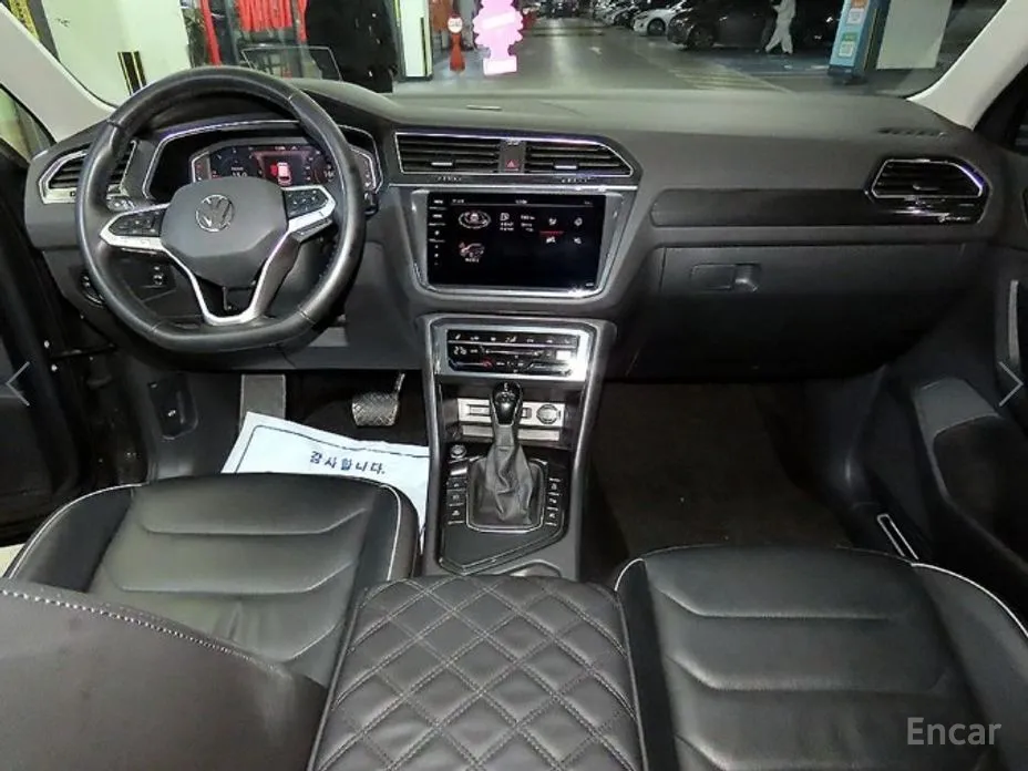 Photo 10 - Volkswagen Tiguan