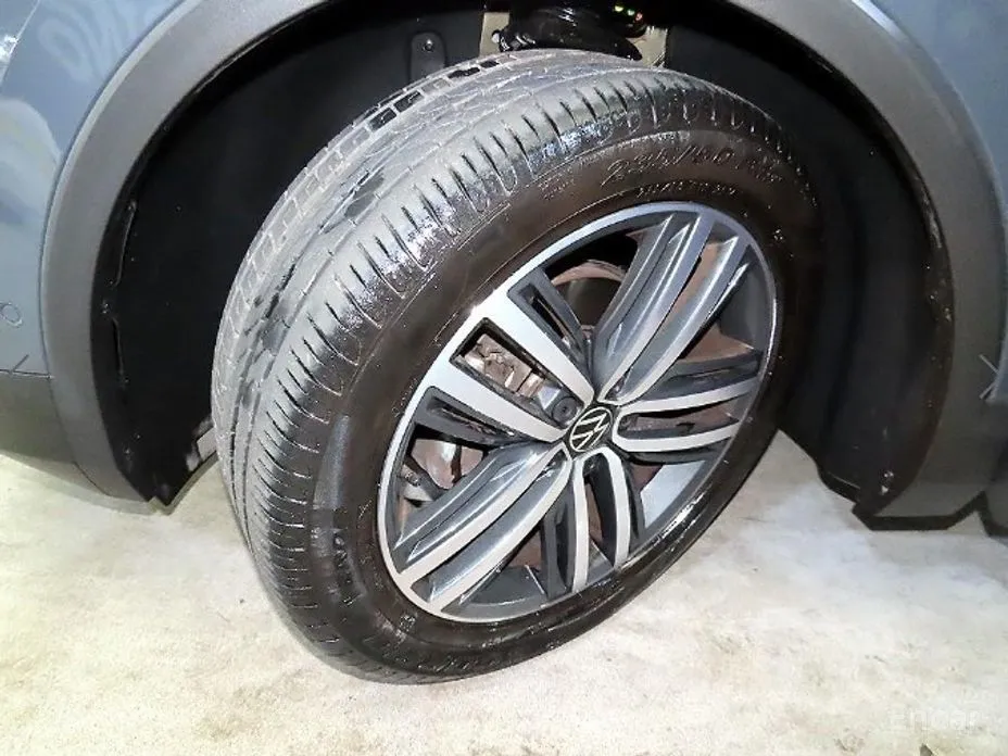 Photo 20 - Volkswagen Tiguan