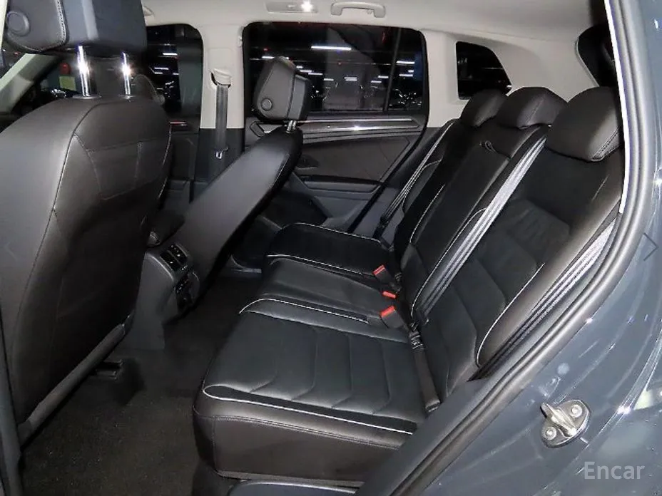 Photo 7 - Volkswagen Tiguan