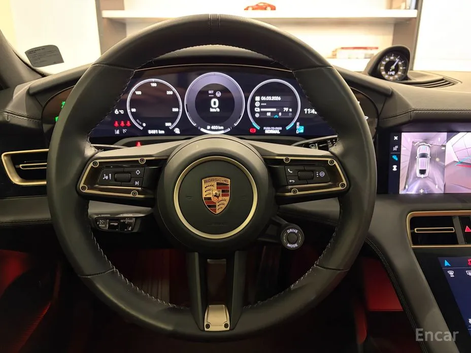 Фото 11 - Porsche Taycan