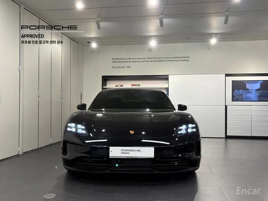 Фото 3 - Porsche Taycan