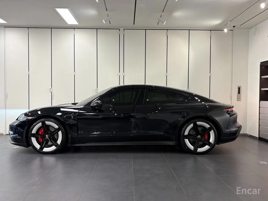 Фото 6 - Porsche Taycan