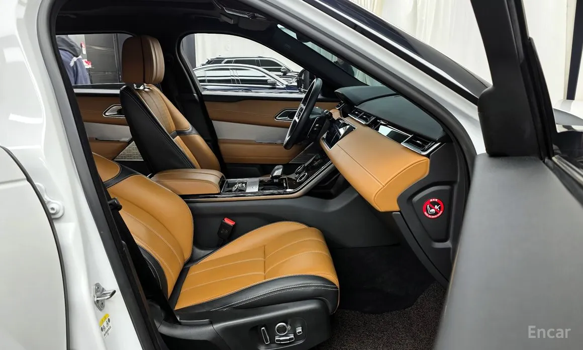 Фото 11 - Land Rover Range Rover Velar