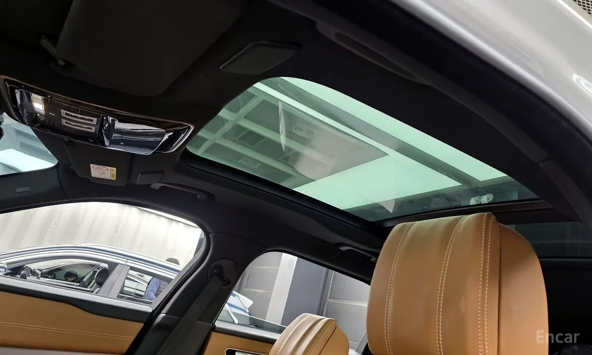 Фото 18 - Land Rover Range Rover Velar