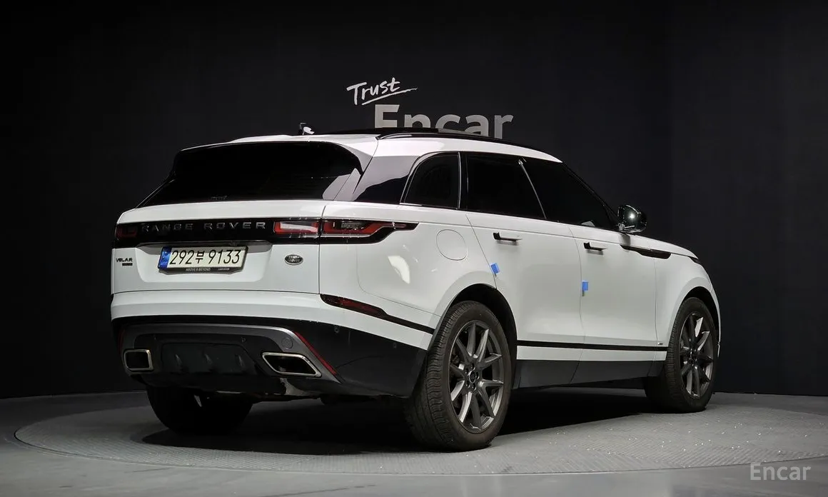 Фото 2 - Land Rover Range Rover Velar