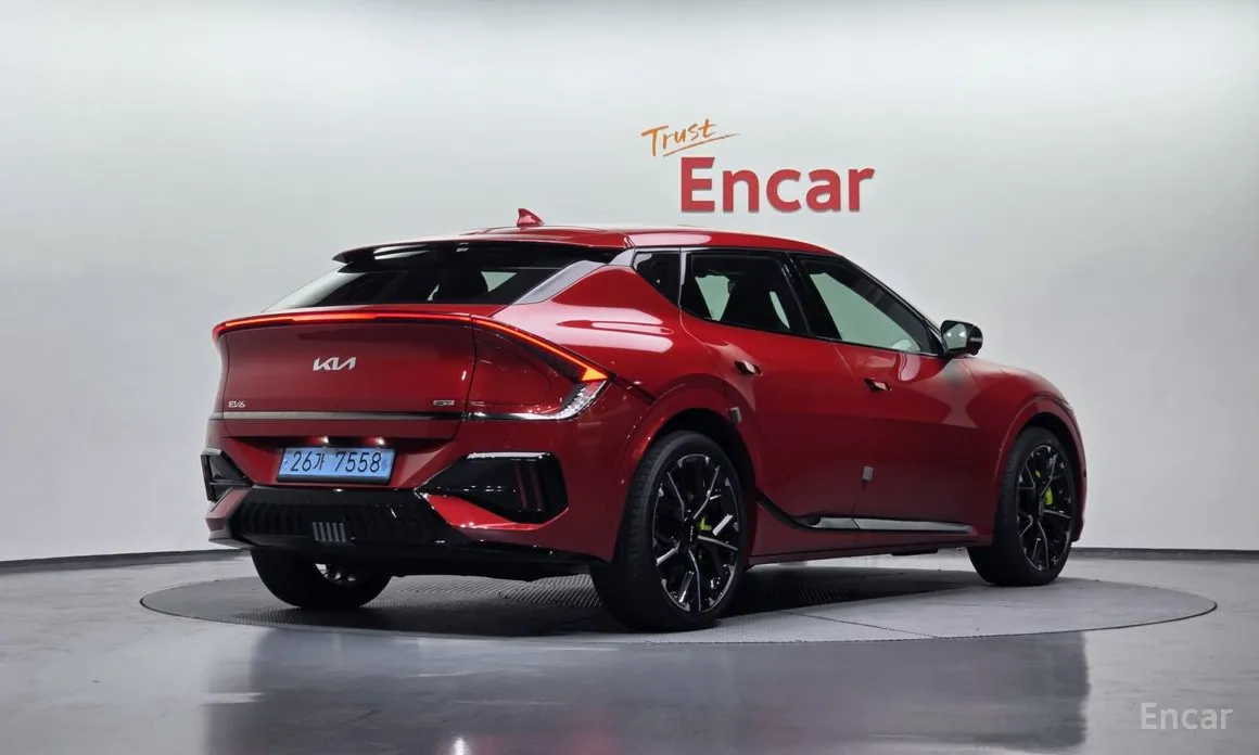 Фото 2 - Kia EV6