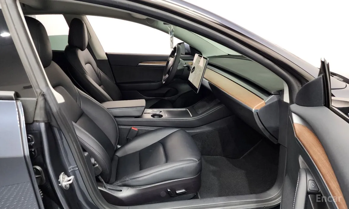 Фото 11 - Tesla Model 3