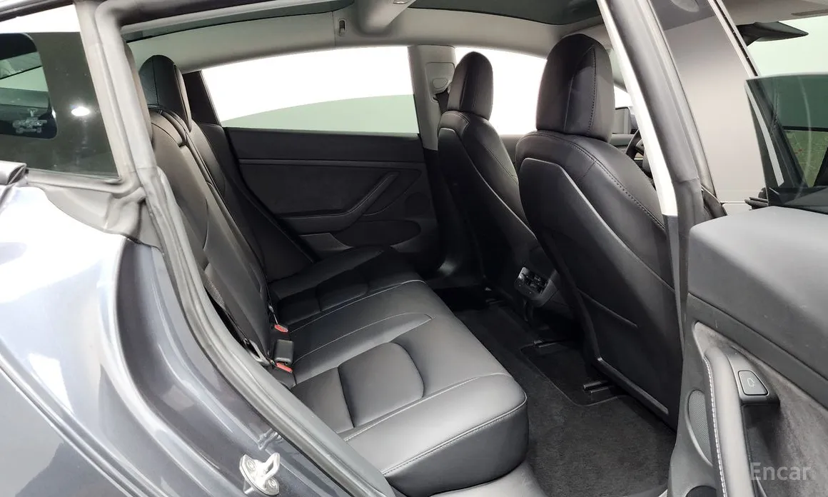 Фото 12 - Tesla Model 3