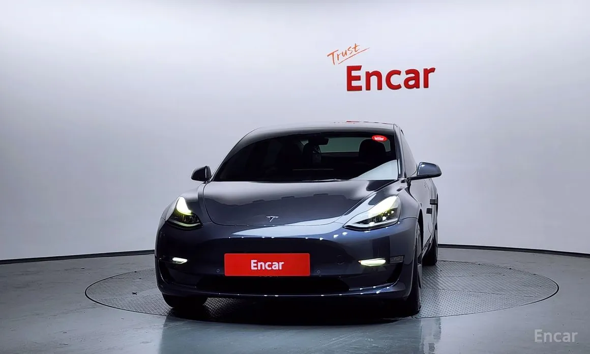 Фото 3 - Tesla Model 3