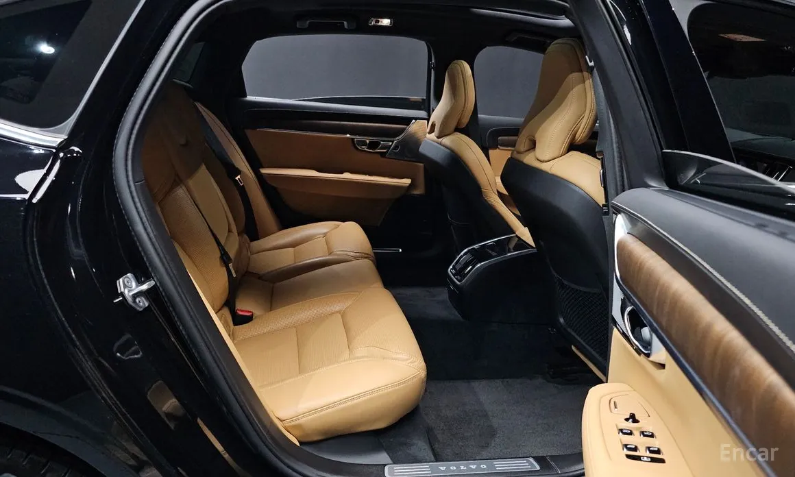 Фото 12 - Volvo S90