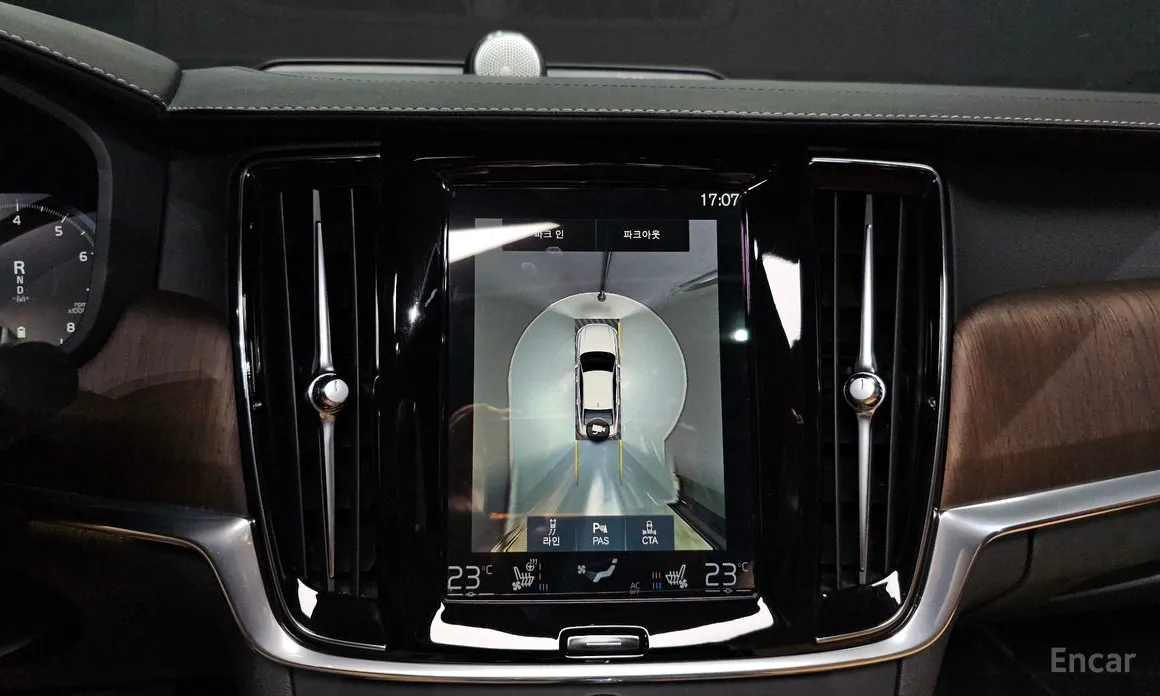 Фото 15 - Volvo S90