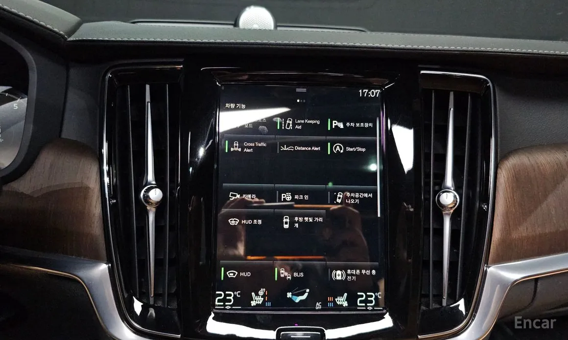 Фото 16 - Volvo S90