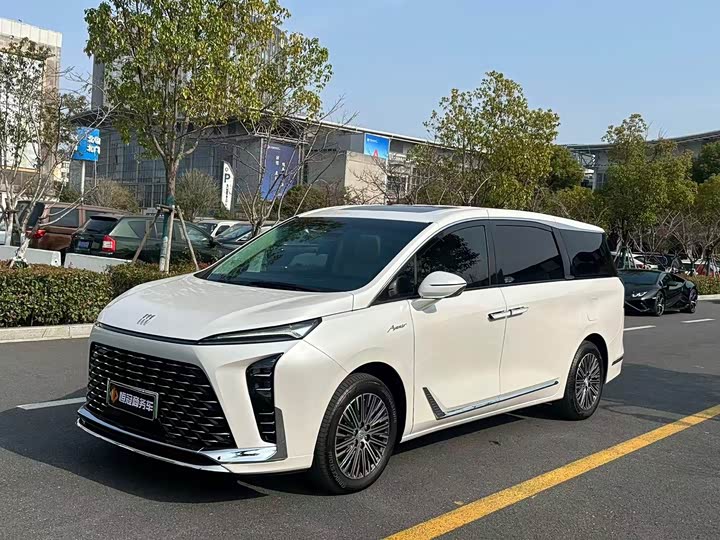 Фото 1 - Buick GL8 Hybrid