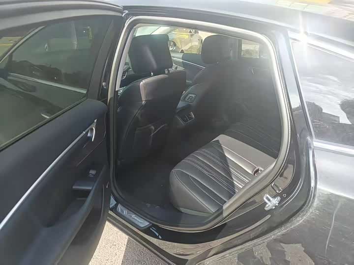 Photo 5 - Buick LaCrosse