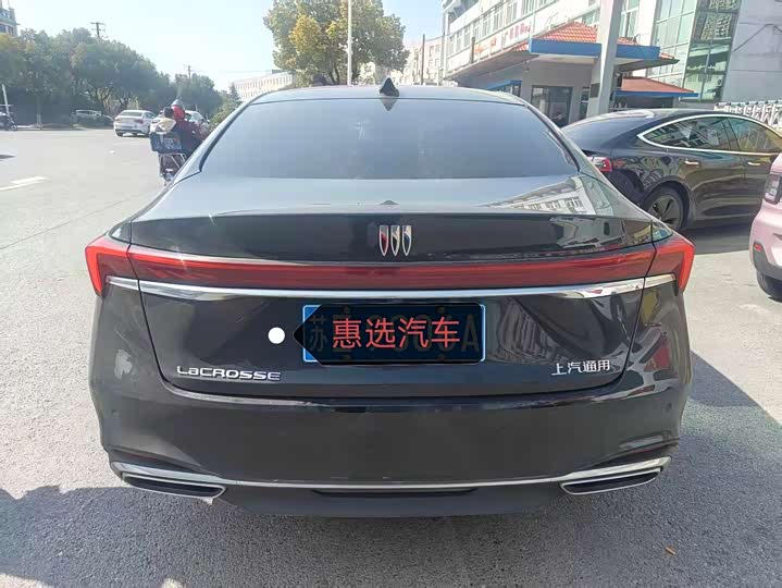 Photo 7 - Buick LaCrosse