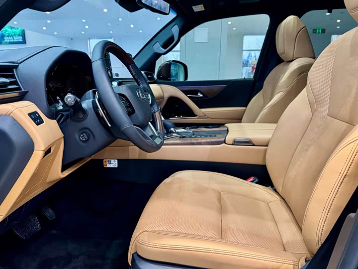 Фото 8 - Lexus LX