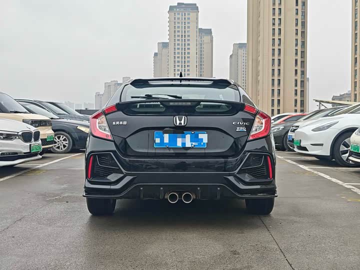 Фото 8 - Honda Civic