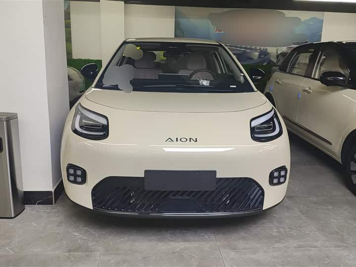 Фото 2 - GAC Aion UT