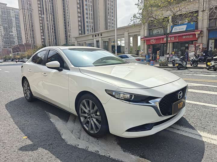 Photo 2 - Mazda 3 (Axela)