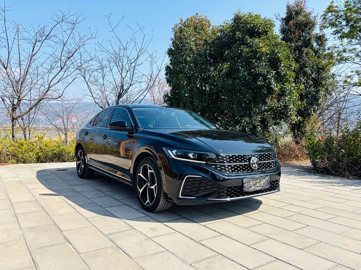 Photo 3 - Volkswagen Passat