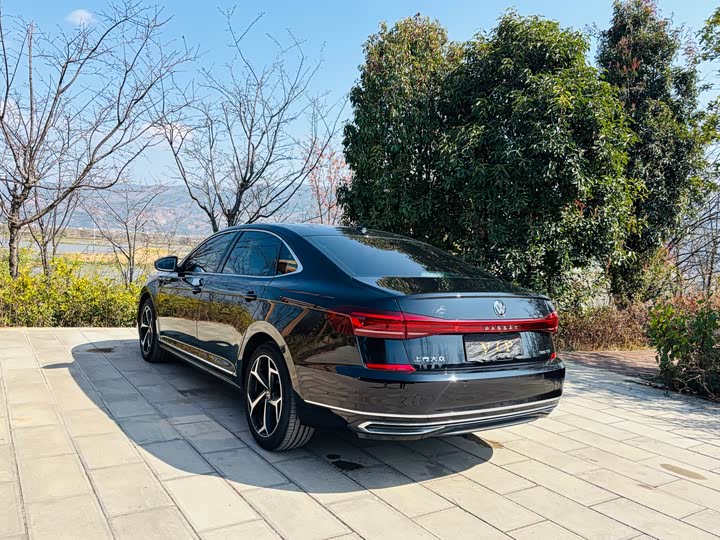 Photo 6 - Volkswagen Passat