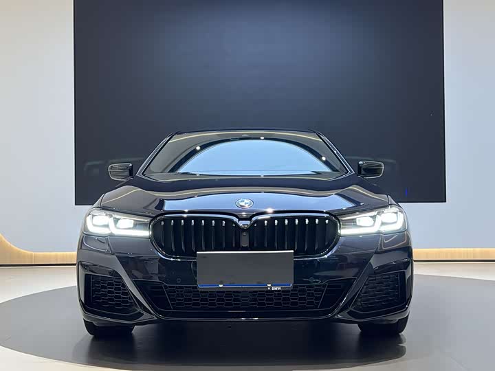Photo 3 - BMW 5 Series