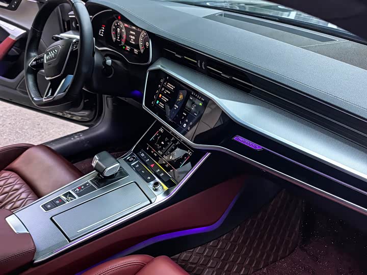 Фото 6 - Audi A7L