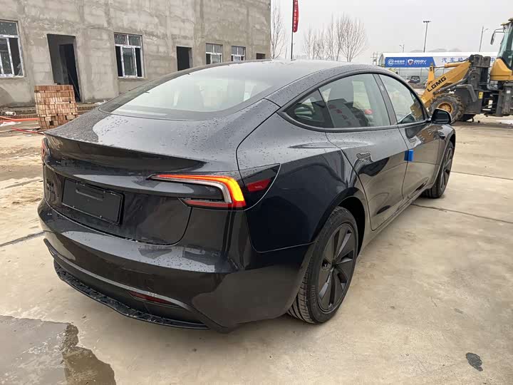 Фото 7 - Tesla Model 3