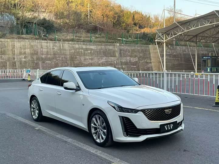 Фото 1 - Cadillac CT5