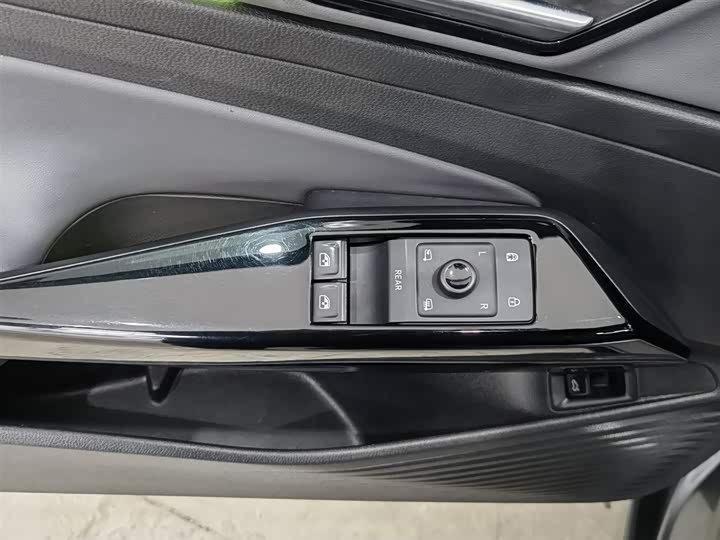 Фото 9 - Volkswagen ID.4 X