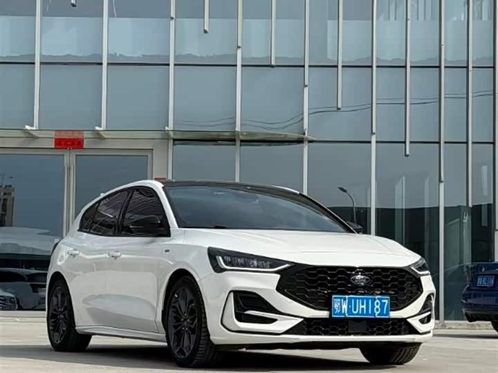 Фото 1 - Ford Focus