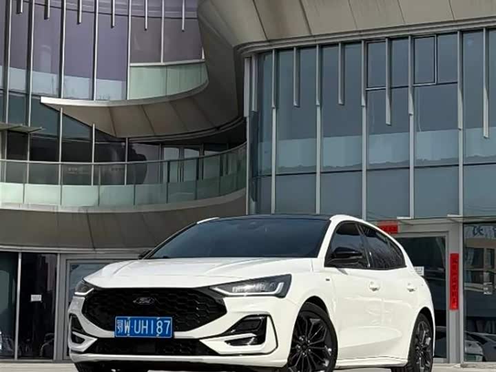 Фото 2 - Ford Focus