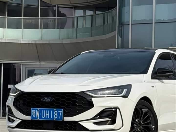 Фото 3 - Ford Focus