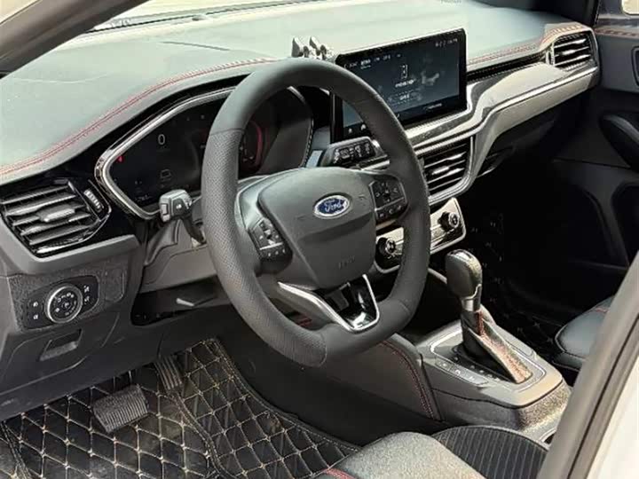 Фото 9 - Ford Focus